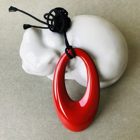 Wajima nuri Red Drop Pendant necklace 3.1" Artisan Handcrafted in Japan - Picture 3 of 6